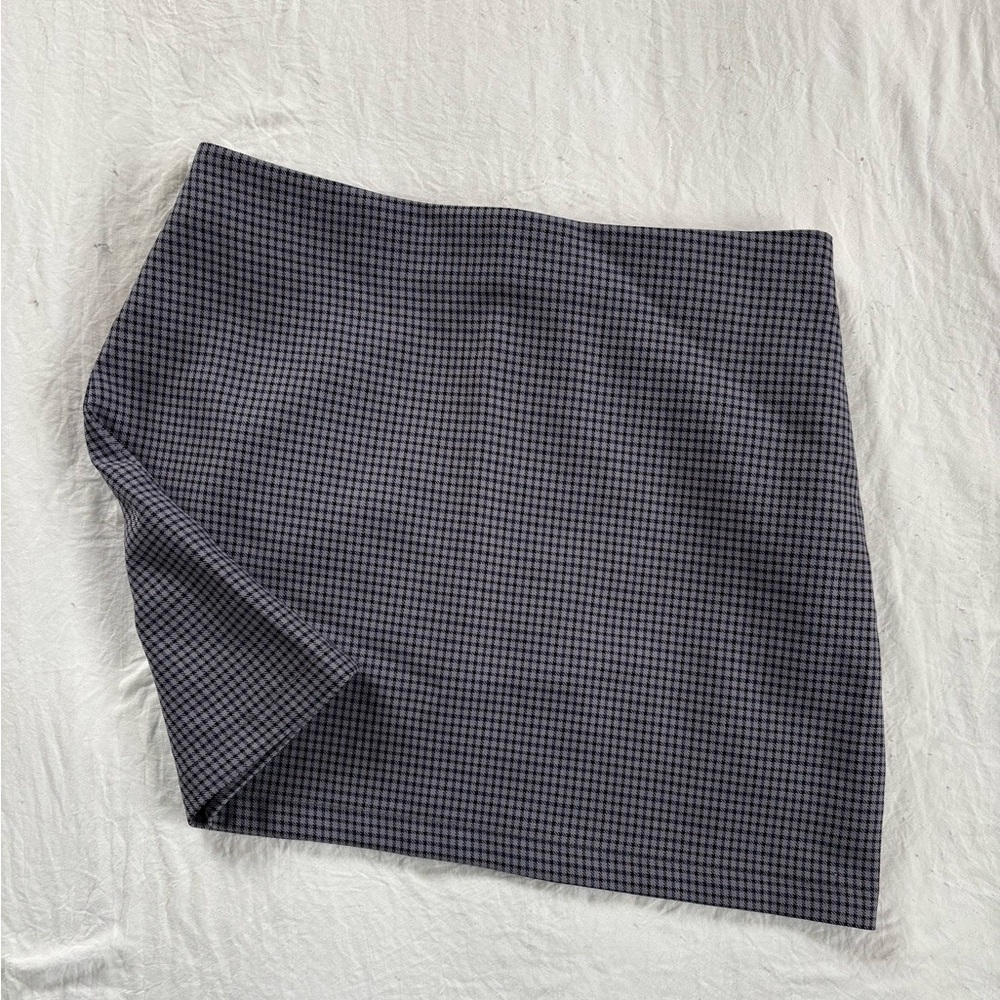 Stylish Black and Gray Checkered Skirt